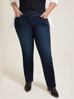 Maurices 18W Regular m jeans crossover pull on high rise barely boot jeans